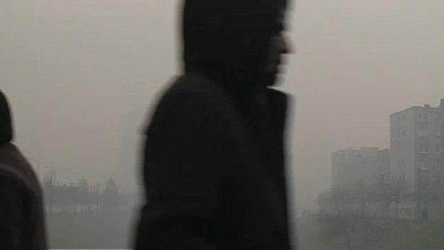 Мир за неделю: протесты и прощание с президентом