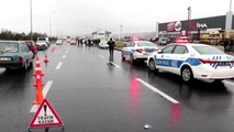 Polisten Kaçan Araç Refüje Çarpıp Yan Yattı: 1'i Ağır 2 Yaralı