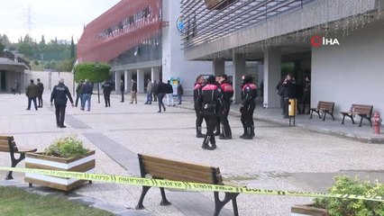 Belediye Binasında Silah Sesleri