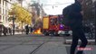 Les sapeurs-pompiers éteignent l'incendie sur les voies du tramway avenue Jean-Jaurès à Grenoble