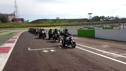 Policiais participam de treinamento no Autódromo de Cascavel