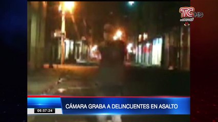 Cámara graba a delincuentes en asalto en pleno centro de Guayaquil