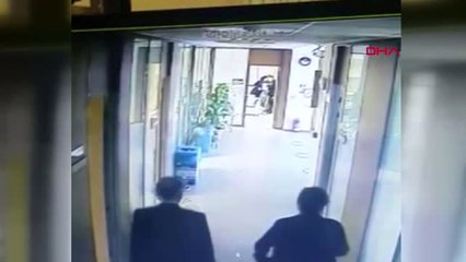 Adana Belediyede Silahlı Saldırı Anı Anbean Güvenlik Kameralarına Yansıdı-Yakınlaştırılmış...