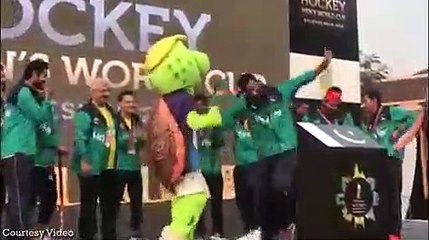 Pakistan Hockey Players Dance To Bollywood Song