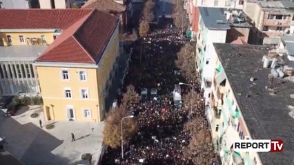 Report TV - Studentët refuzojnë ftesën e Ramës dhe vijojnë protestën, kërkesë me 8 pika ministres