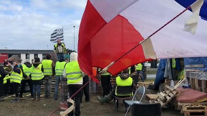 Frankreich: "Gelbwesten" protestieren weiter
