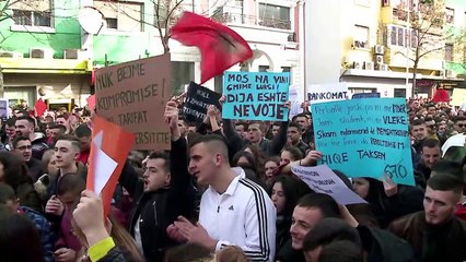 Importantes manifestations étudiantes en Albanie