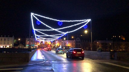 À Mayenne. Le centre-ville s’illumine en bleu et blanc