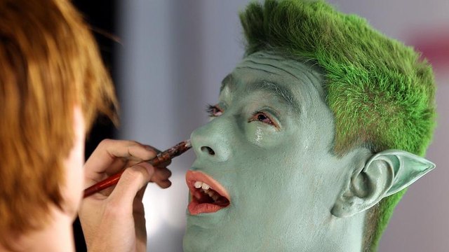 Brezilya’daki popüler kültür festivaline çılgın makyaj ve kostümler damga vurdu