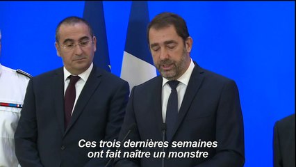 "Gilets jaunes": Castaner inspecte les blindés de la gendarmerie