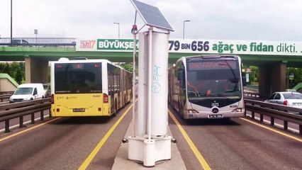 Este molino para autopistas usa el viento de los coches para generar energía