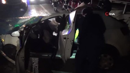 Kütahya'da Otomobil Kamyona Çarptı: 1 Ölü, 2 Yaralı