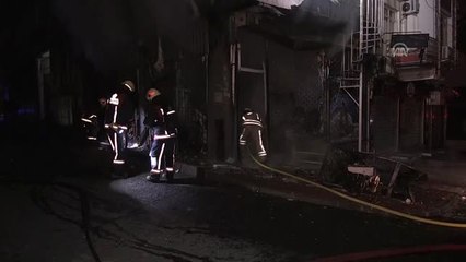 Fatih'te 5 Katlı Binada Yangın