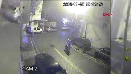 İstanbul- Esenyurt'ta Düşe Kalka Kapkaç Kamerada