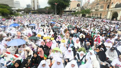 Putih membanjiri Kuala Lumpur!
