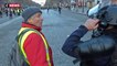 Dialogue entre un Gilet Jaune et un policier sur les Champs-Elysées