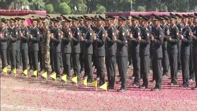 Dehradun में IMA Cadets की Passing Out Parade का Video | वनइंडिया हिंदी