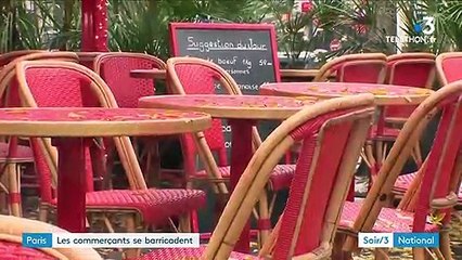 Paris : les commerçants se barricadent