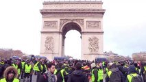 Al menos 354 'chalecos amarillos' detenidos en París
