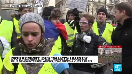 Mouvement des #GiletsJaunes : "On ne veut pas que ça dégénère, et ils nous envoient du gaz lacrymogène"