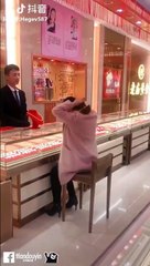 Kuyumcuları Trolleyen Koniçivalar