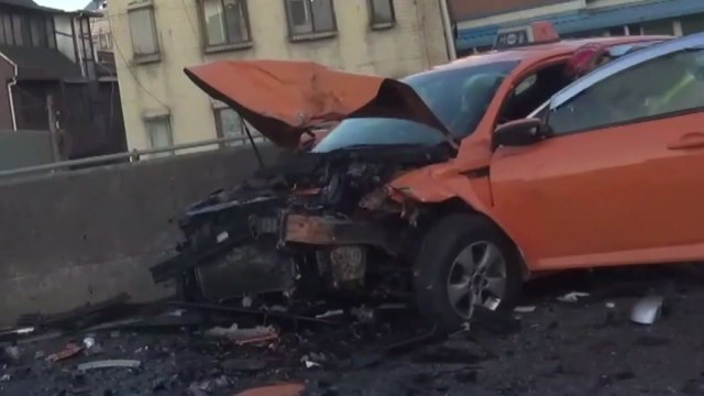 서울 영동대교에서 3중 충돌...3명 사상 / YTN