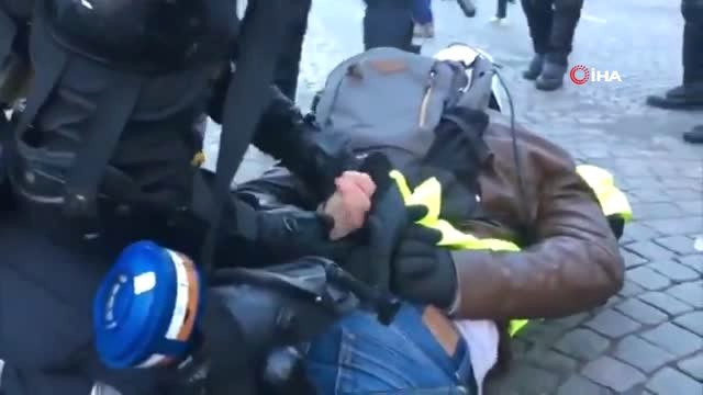 Paris'te Sarı Yelekliler Alarmı- Fransa Başbakanı Philippe: Paris'te 481 Sorgulama...