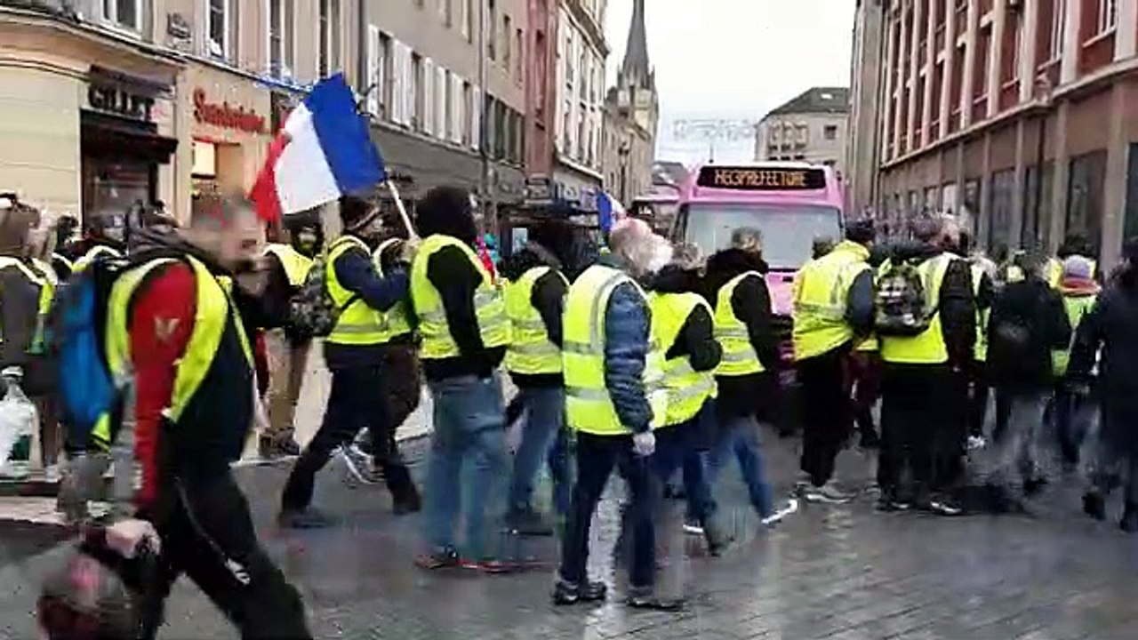 Le cortège des gilets jaunes à Metz
