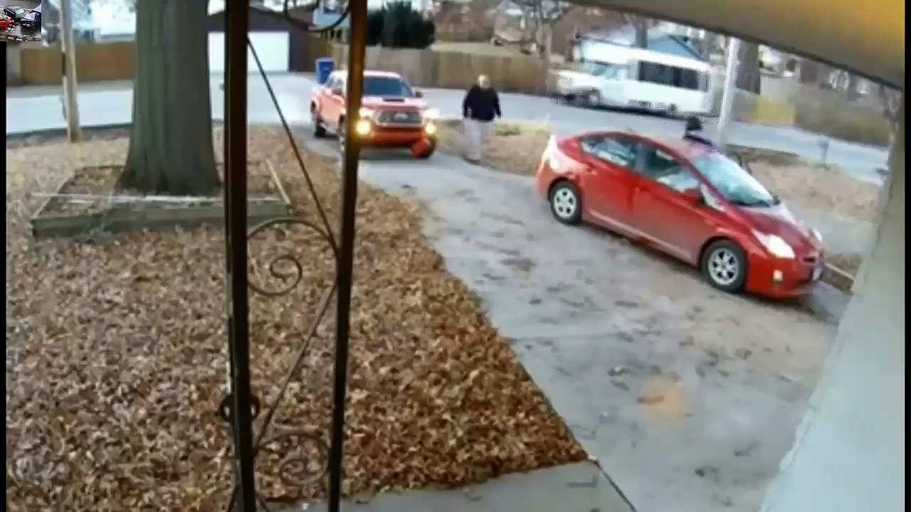 TOP WOMEN DRIVING FAILS, BAD WOMEN DRIVERS FAILS 2018(1)