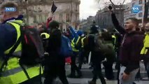 Fransa'da Sarı Yelekliler Protestolarına Devam Ediyor