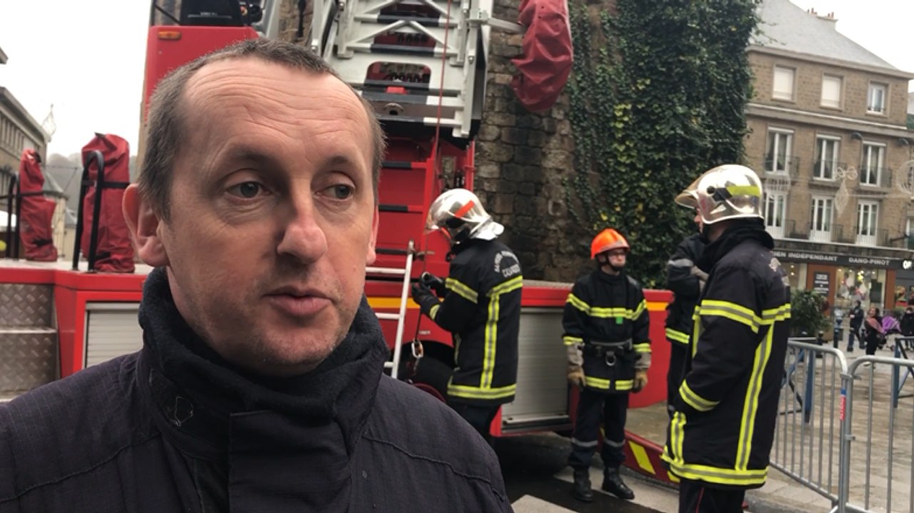 La grande échelle des pompiers déployée pour le Téléthon
