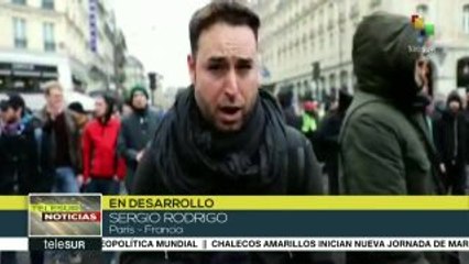 "Chalecos amarillos" en las calles de Francia piden dimisión de Macron