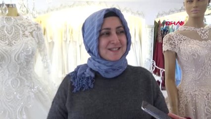 Bursa Çatıya Konulan Gelinlikli Cansız Manken İlgi Çekiyor