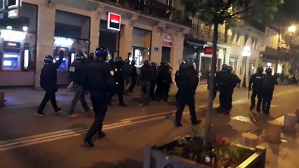 Gilets jaunes: nouvelle journée d'affrontements à Avignon