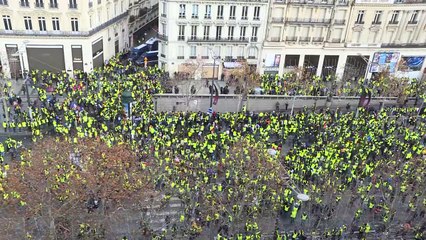Festnahmen und Gewalt bei "Gelbwesten"-Protesten in Frankreich