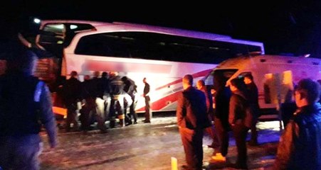 Bingöl'de Yolcu Otobüsü Karşı Yönden Gelen TIR'la Çarpıştı! Çok Sayıda Yaralı Var