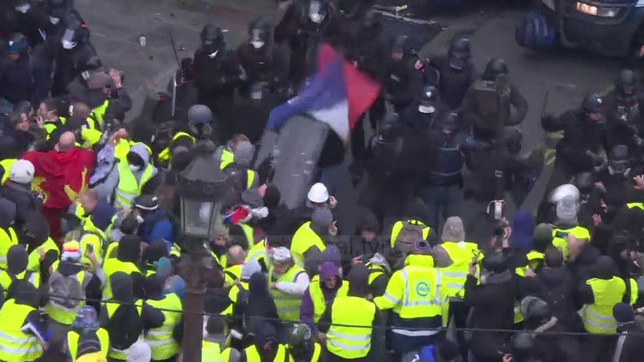 Kaos në Paris; qindra të arrestuar në protestat e jelekverdhëve