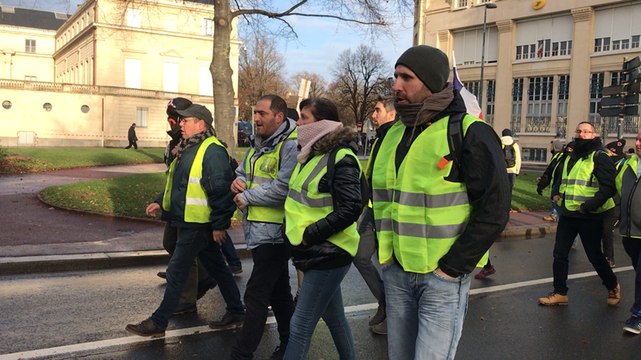 Gilets jaunes : Manifestation autour de la préfecture
