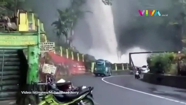 Video Mengerikan Air Terjun Lembah Anai Tiba-tiba Meluap!