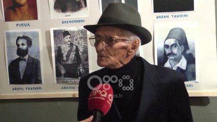 Ora News - Ekspozita "Tragjedia e Çamërisë flet" ka mbërritur në Durrës