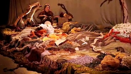 Des marionnettes sur la scène du théâtre de la Miroiterie de Remiremont