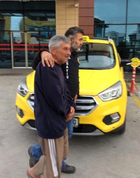 Annesini Boğazını Keserek Öldürdü