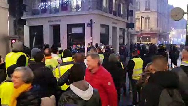 Manifestation des Gilets jaunes à Avignon