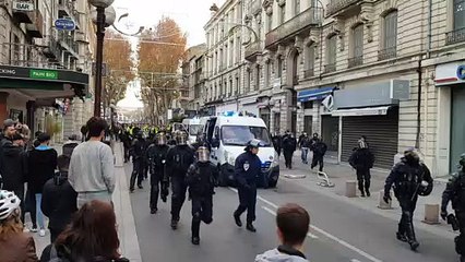 Manifestation des gilets jaunes à Avignon