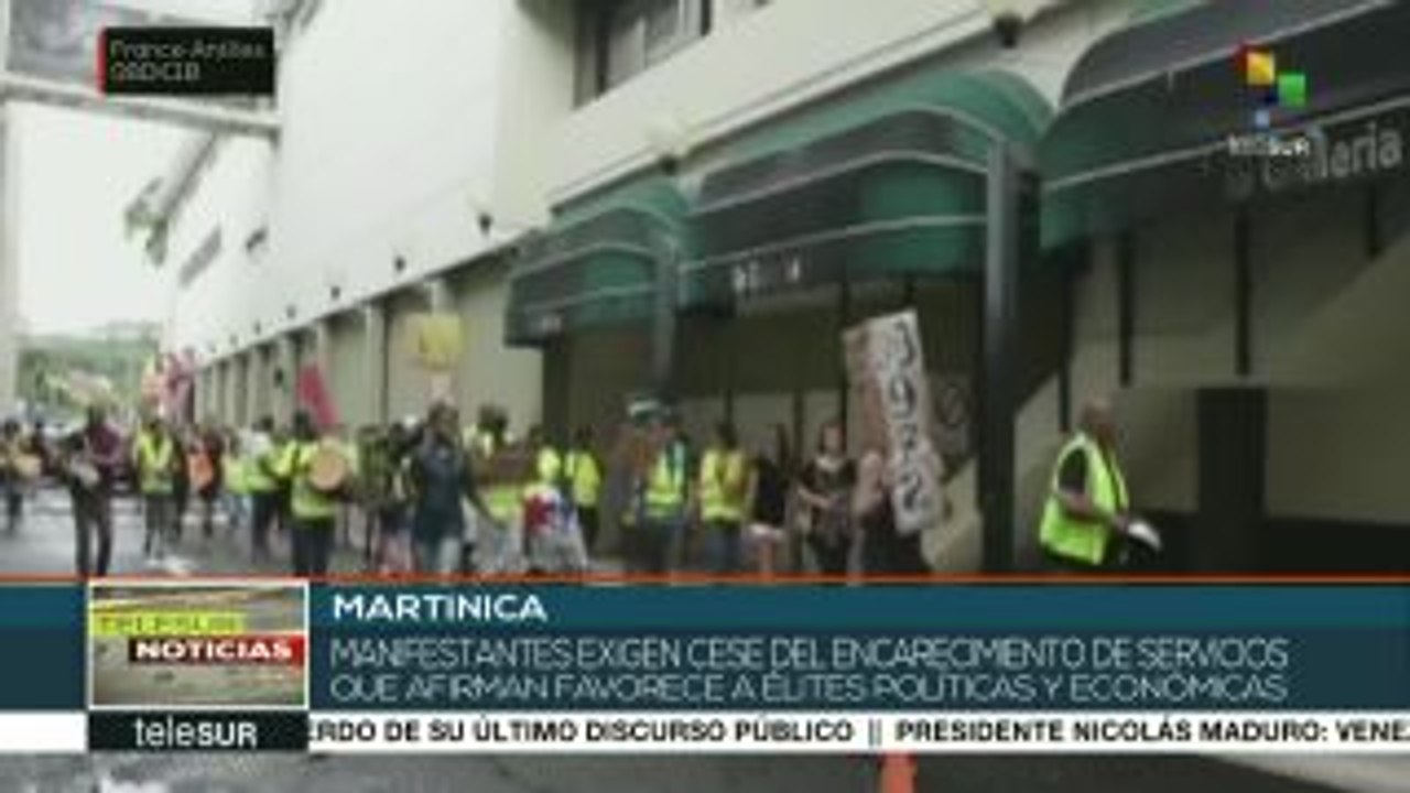 Francia: chalecos amarillos marchan en Martinica