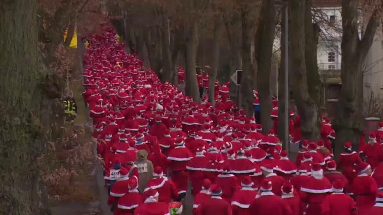 1.000 Nikoläuse laufen mit - in Michendorf
