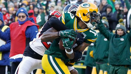 Davante Adams reaches for pylon on tight-window TD