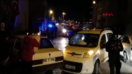 Hafif Ticari Araç ile Otomobil Çarpıştı: 2 Yaralı