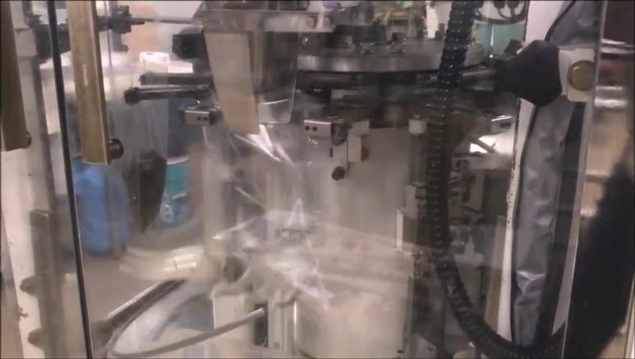 計量＆給袋式自動包装機　イシダ　計量機：NES-202WT-W 包装機：AP-6L