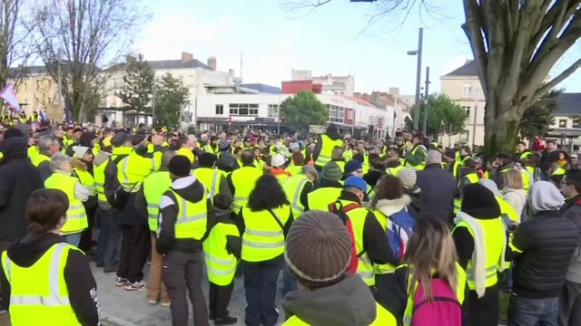 Pouvoir d'achat, annulation de réformes, refonte des institutions: ce qu'attendent les gilets jaunes